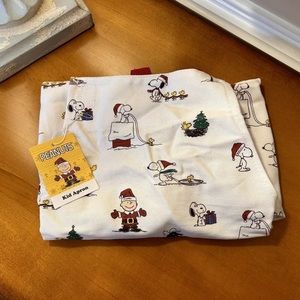 Williams Sonoma Peanuts Holiday Kids Apron NEW